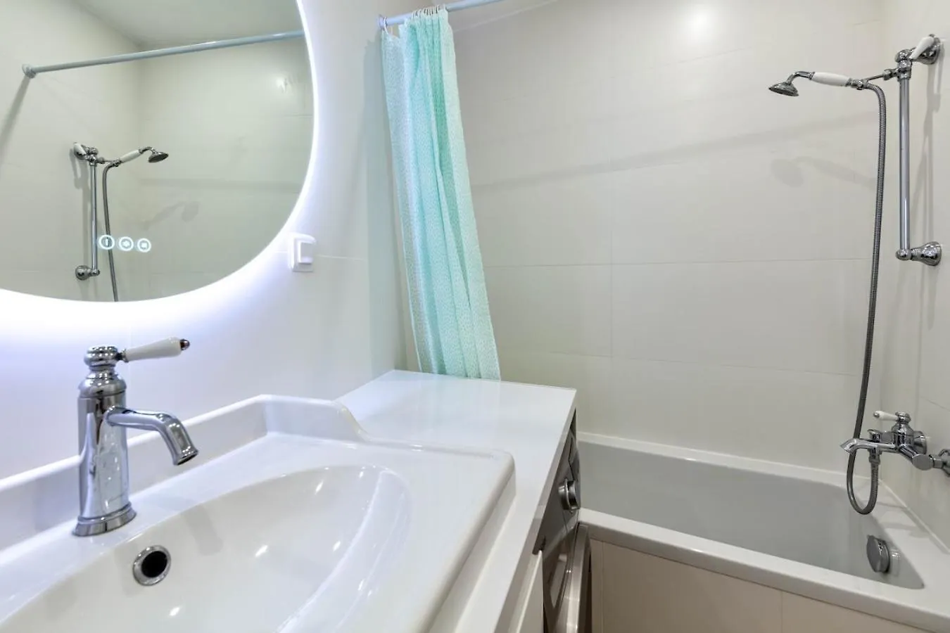 Paris 16Th 2 Bedrooms Near Eiffel Tower Renovated Balcony 2-4 Person